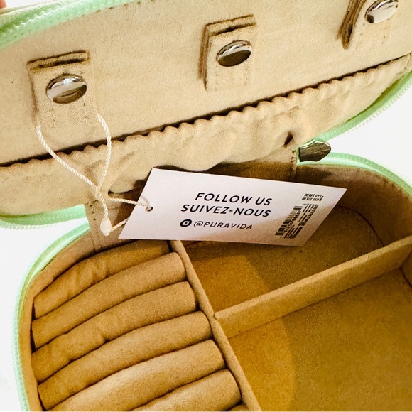 Pura Vida Watercokor Jewelry Case Set with gift bracelet and stickers - Picture 4 of 12